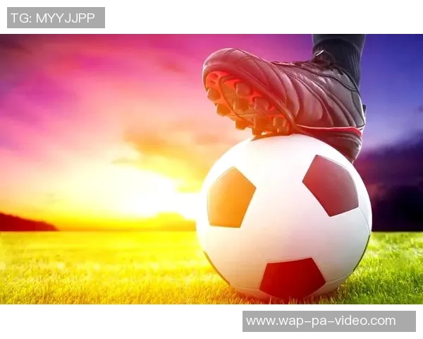 天下足球编导揭秘足球背后的故事与激情,带你领略全球足球文化的魅力与风采